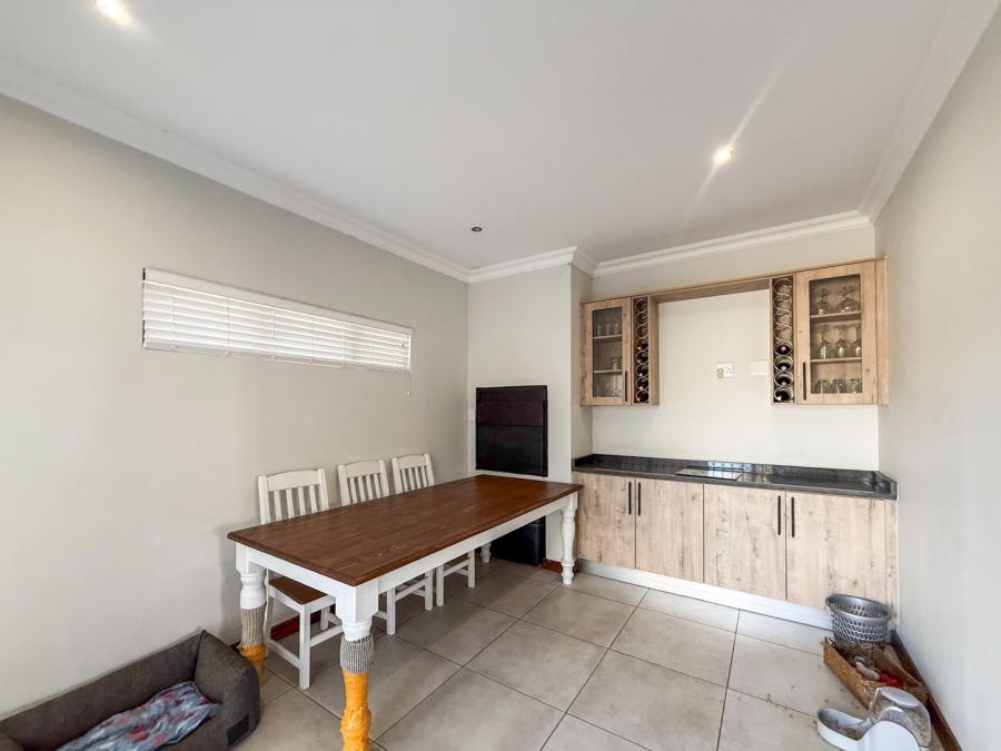 3 Bedroom Property for Sale in Melodie North West